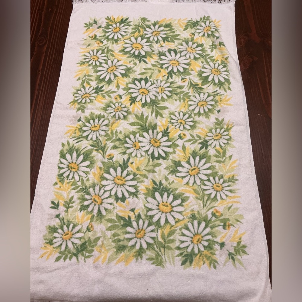 Vintage Set of Springmaid Bath Towels Each measure - Picture 9 of 14